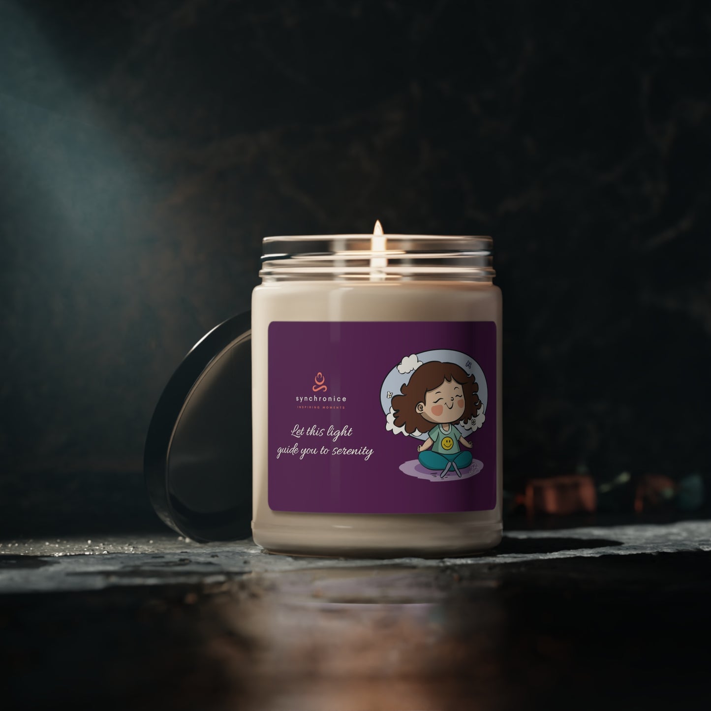 Velas de Soja Mindfulness: Encantadora Niña Joven Meditando - Momentos Serenos y Meditaciones Felices - Velas de Soja Artesanales de 9oz con Ilustraciones Divertidas